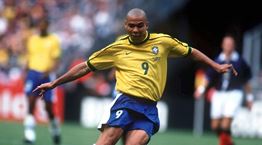 Όλοι νοσταλγούν το ποδόσφαιρο των 90s