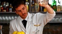 Ποτά και Μπαρ για τη σημερινή World Cocktail Day