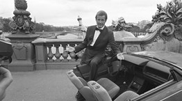 Κι αν ο καλύτερος Bond όλων των εποχών ήταν ο Roger Moore;