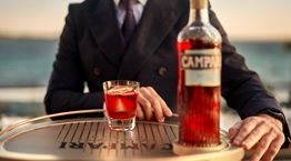 Όταν το Campari συνάντησε το Negroni: Γιορτάζοντας ένα εμβληματικό cocktail