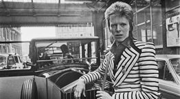 O David Bowie είναι και επίσημα ο πιο επιδραστικός Βρετανός καλλιτέχνης