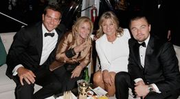 Κατηγορία &#39;μαμάκιας&#39;: Οι διάσημοι που έχουν τεράστια αδυναμία στη μητέρα τους