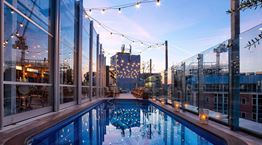 Βουτιά στις κορυφαίες πισίνες ξενοδοχείων του Λονδίνου