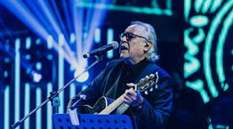 Ήταν ο Χρήστος Κυριαζής, ο &#39;Έλληνας Bryan Ferry&#39;;