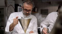 Το ξεχωριστό delivery του Massimo Bottura