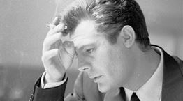 Marcello Mastroianni, o λογιστής που υπήρξε σύμβολο της μεσογειακής γοητείας