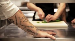 Τι πραγματικά συμβαίνει στις κουζίνες των εστιατορίων