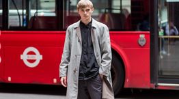 Πώς να ντυθείς στα γκρι φέτος τον χειμώνα