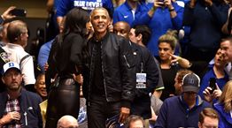 O Barack Obama και το στιλάτο bomber