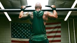 Μία εκρηκτική άσκηση για πλάτη από τον Dwayne Johnson