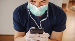 Το νέο reaction του Facebook για την μοναξιά της καραντίνας