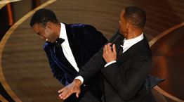 Ο Will Smith απολογήθηκε (ξανά) στον Chris Rock