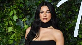 Η Dua Lipa ρίχνει άκυρο στο Μουντιάλ του Κατάρ