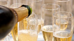 2021, η χρονιά της σαμπάνιας