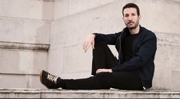 Alex Michaelides, πώς είναι να είσαι o #1 συγγραφέας στα best sellers των New York Times;