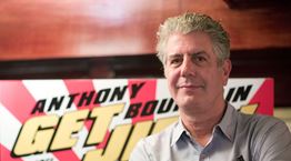 Το Hungry Ghosts του Anthony Bourdain θα γίνει σειρά