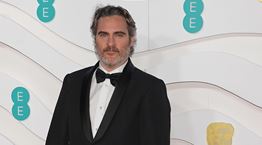 Στο κόκκινο χαλί των BAFTAs 2020