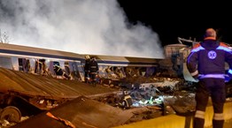 10+1 συγκλονιστικές φωτογραφίες από τη σύγκρουση τρένων στα Τέμπη