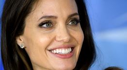 Angelina Jolie: Άλουστη, άπλυτη, πασαλειμμένη με φερομόνες