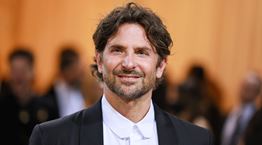 O Bradley Cooper πρωταγωνιστεί στο 'Bullitt' του Steven Spielberg