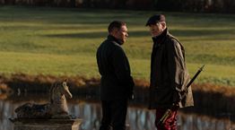 Η νέα σειρά του Guy Ritchie έχει γκάνγκστερς, υπόκοσμο και δίδυμο Tom Hardy, Pierce Brosnan στα καλύτερά του