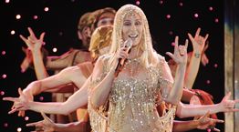 Cher: Η θεά της pop που κατέκτησε το Χόλιγουντ