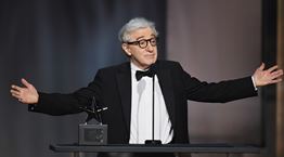 O Woody Allen αποσύρεται από τον κινηματογράφο