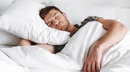 Το κόλπο για να μη διακόπτεται ο βραδινός σου ύπνος