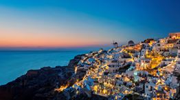 Από τη Μύκονο στη Σαντορίνη