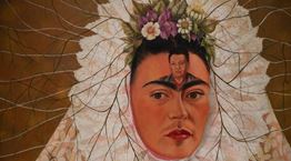 Γιατί ασχολούμαστε ακόμα με τη Frida Kahlo;