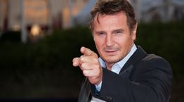 Liam Neeson και Pamela Anderson στο remake του Naked Gun κι εμείς δε μπορούμε να περιμένουμε