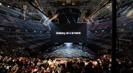 Μάθαμε πότε θα δούμε τα νέα αναδιπλούμενα smartphones της Samsung