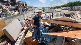 Ανεμοστρόβιλοι στις ΗΠΑ: Οι εικόνες της βιβλικής καταστροφής