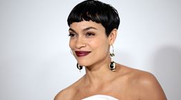 Η ένδοξα ερωτική Rosario Dawson