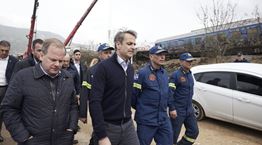 Τα σενάρια των εκλογών, μετά τη σύγκρουση τρένων στα Τέμπη