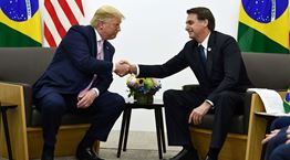 Ο Jair Bolsonaro δεν έχει πειστεί από τους περιορισμούς του κορονοϊού