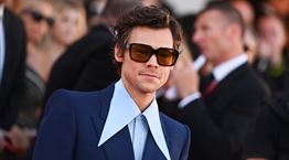 Oldschool stalker έστειλε 8.000 κάρτες στον Harry Styles μέσα σε ένα μήνα