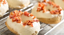 Λουκουμάδες-πίτσα, γιατί όχι;