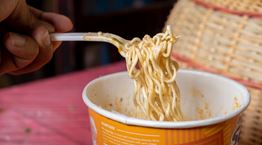 30 τρόφιμα που πρέπει να αποφύγεις οπωσδήποτε αν θες να είσαι υγιής