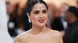 Θυμάσαι πώς έδειχνε η Salma Hayek πριν από 40 χρόνια;