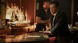 Στo Sugar του Apple TV+, ο Colin Farrell μας μυεί στο καλό ουίσκι