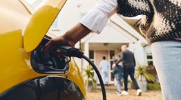 Σε ποια πόλη αγοράζουν τα περισσότερα ηλεκτρικά αυτοκίνητα