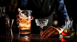 Το σκωτσέζικο ουίσκι σε 5 κλασικά cocktails