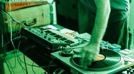 Μία βόλτα στην underground ηλεκτρονική Αθήνα