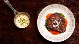 Στο Steak Alive, το εκλεκτό κρέας έχει τον πρώτο και τον τελευταίο λόγο