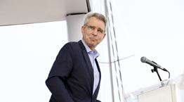 O Geoffrey Pyatt στηρίζει ακόμη την Ελλάδα