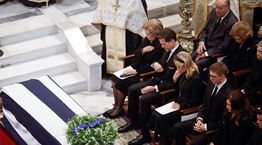 Πώς σχολίασαν τα διεθνή ΜΜΕ την κηδεία του τέως Βασιλιά Κωνσταντίνου