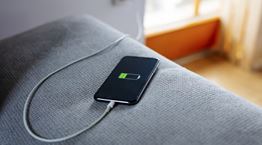 Άχαστοι τρόποι για να διαρκεί περισσότερο η μπαταρία του κινητού