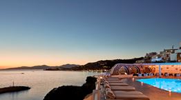 Kouros Hotel &amp; Suites: Λάμπει σαν φάρος από την καρδιά της Μυκόνου