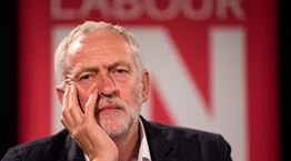 O Jeremy Corbyn δεν κατάφερε να διαλύσει την ομίχλη του Brexit